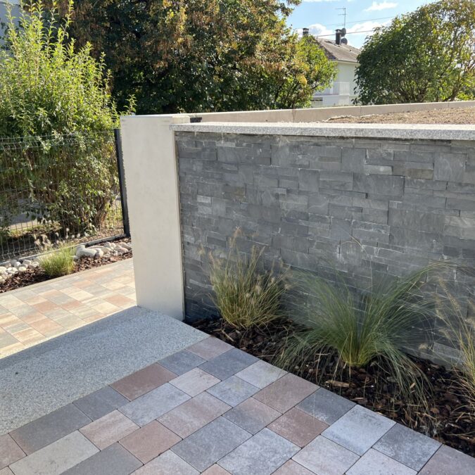 Am&eacute;nagement ext&eacute;rieur &agrave; proximit&eacute; de Cernay et Thann : espaces verts et terrasses Wittenheim